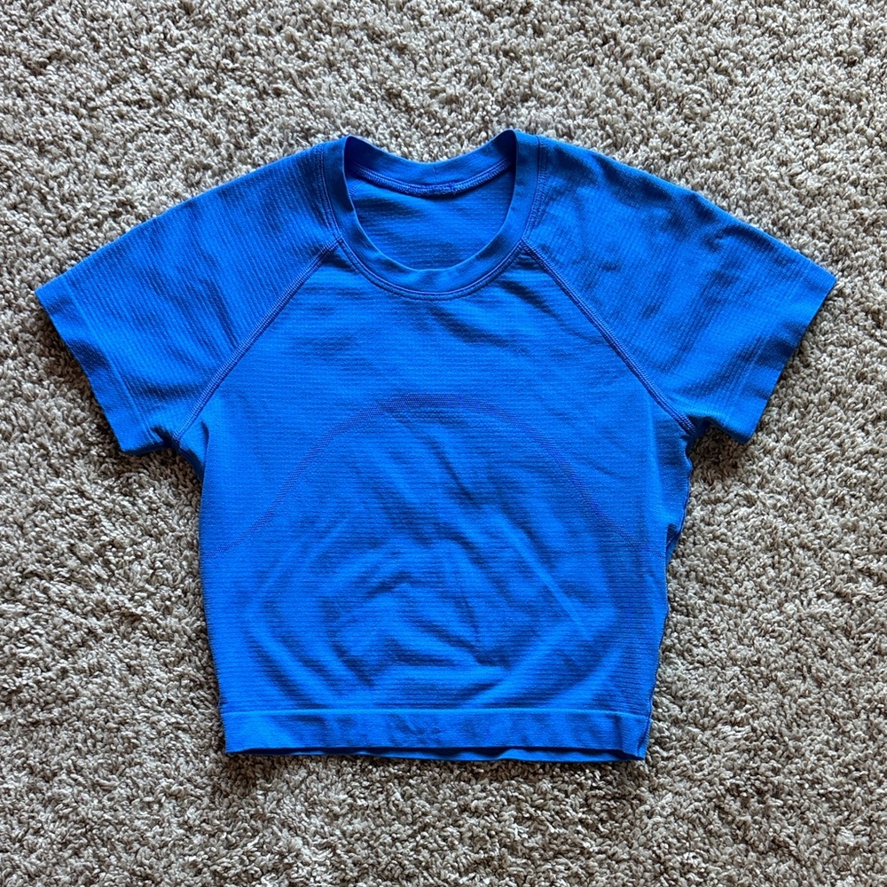 Swiftly Tech Cropped Short-Sleeve Shirt 2.0 in Dream Blue